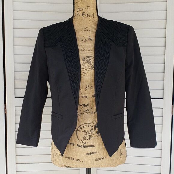 BCBG Bolero Cropped Jacket Black Blazer Size 8 - Picture 1 of 9